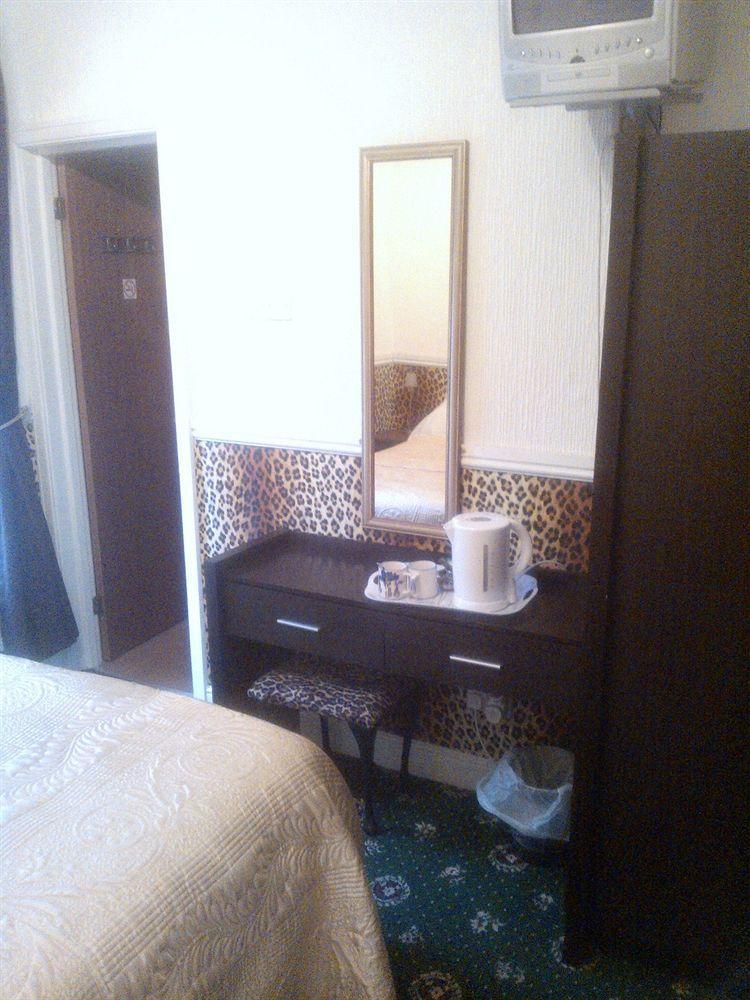 The Hatton 3*