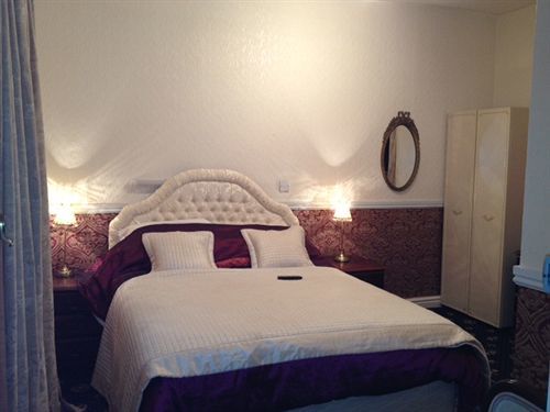 The Hatton 3*